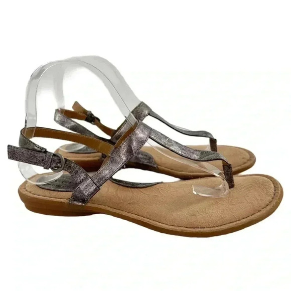 Boc born concepts sandals 8 39 pewter  metallic faux leather vegan t-straps - Picture 1 of 14